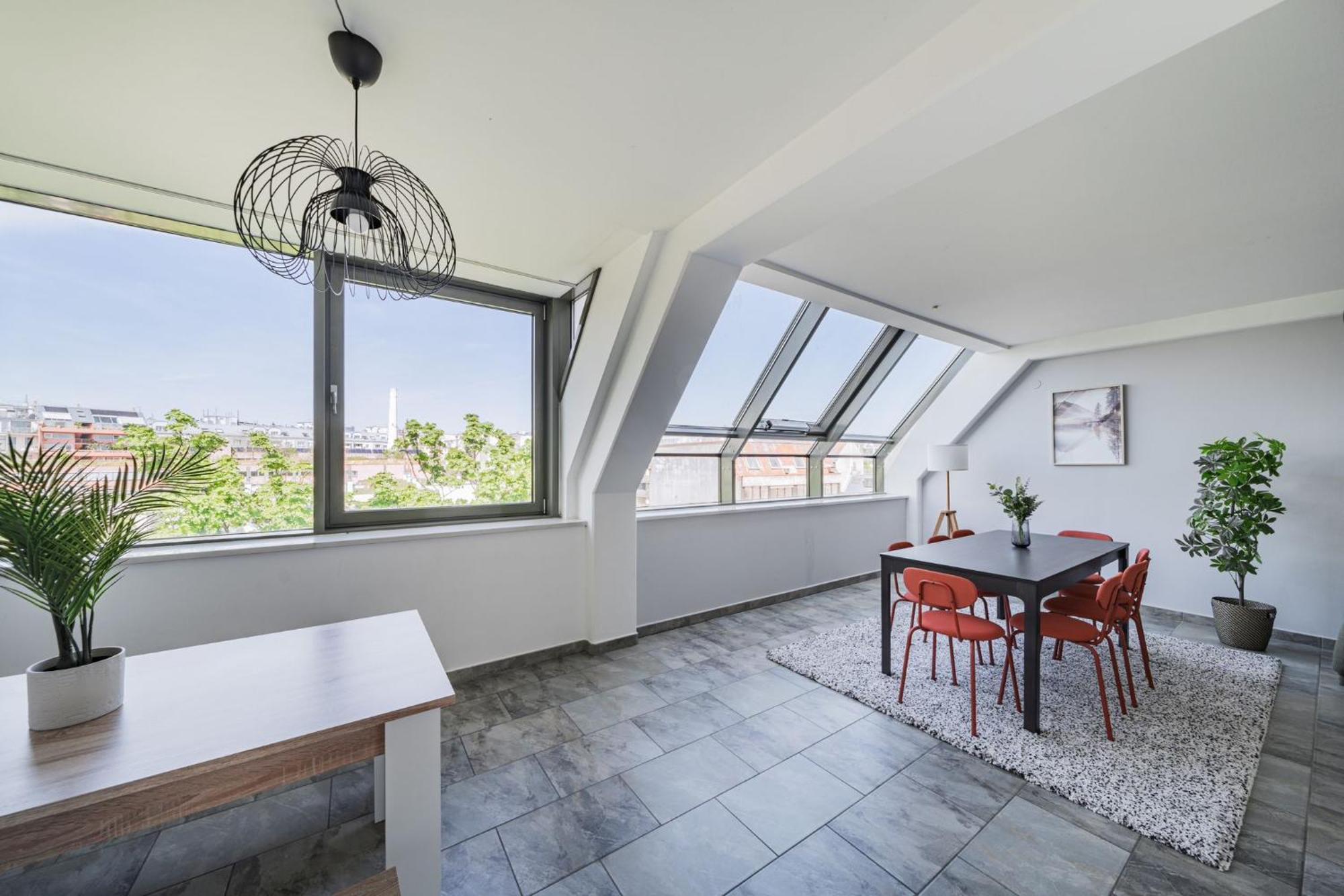 Apartment Next To Schoenbrunn - Free Parking !!! Vienna